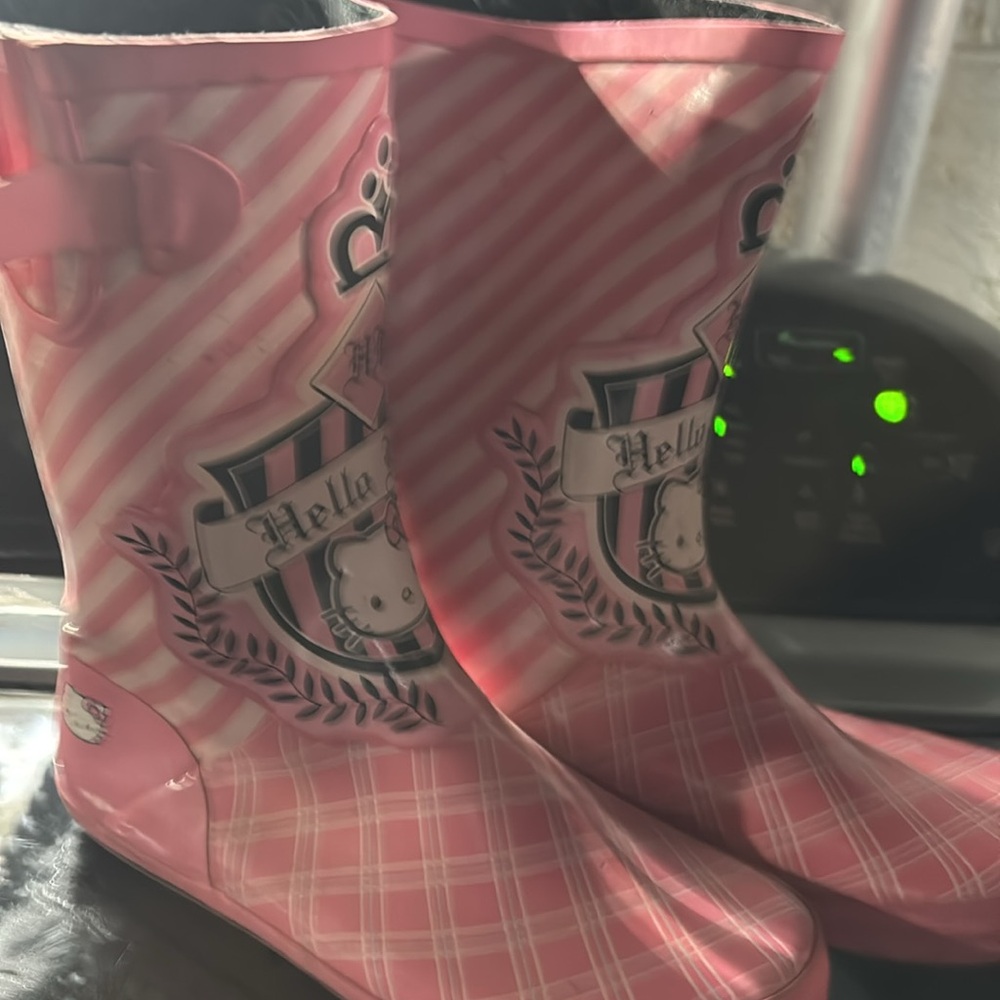 Hello Kitty, rain boots